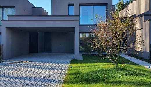 Villa in residence  